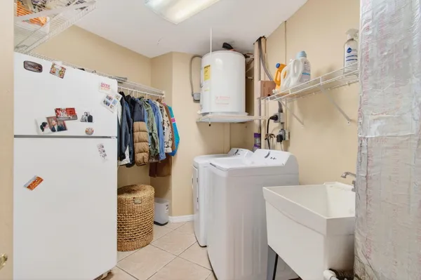 $780,000 | 301 Southeast 8th Avenue, Deerfield Beach, FL 33441