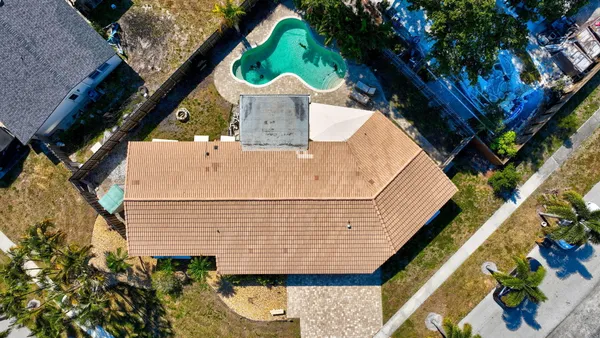 $780,000 | 301 Southeast 8th Avenue, Deerfield Beach, FL 33441