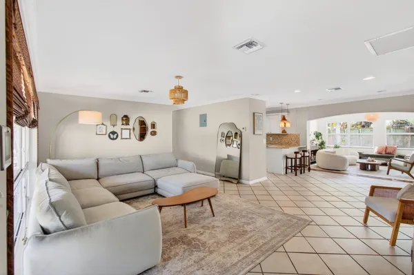 $780,000 | 301 Southeast 8th Avenue, Deerfield Beach, FL 33441