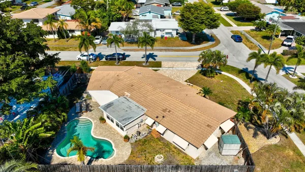 $780,000 | 301 Southeast 8th Avenue, Deerfield Beach, FL 33441