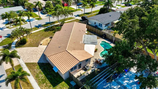 $780,000 | 301 Southeast 8th Avenue, Deerfield Beach, FL 33441