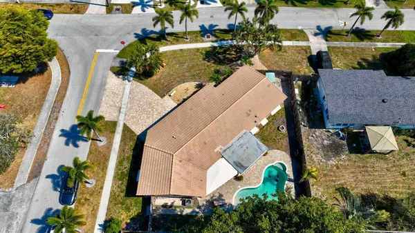 $780,000 | 301 Southeast 8th Avenue, Deerfield Beach, FL 33441