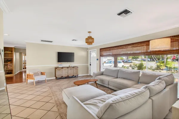 $780,000 | 301 Southeast 8th Avenue, Deerfield Beach, FL 33441