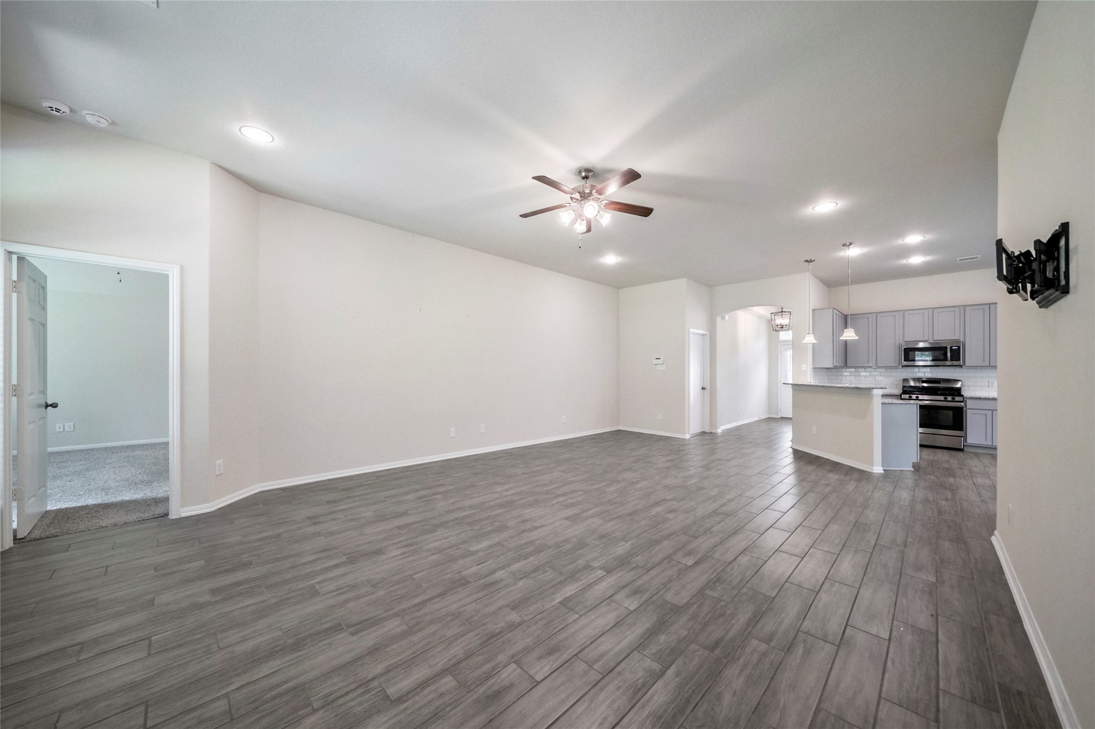 3227 Fairhaven Lane Rosenberg, TX 77471 - Photo 7 of 30 living room