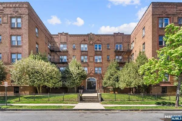 $149,000 | 433 Lincoln Avenue, Unit C008B, Orange, NJ 07050