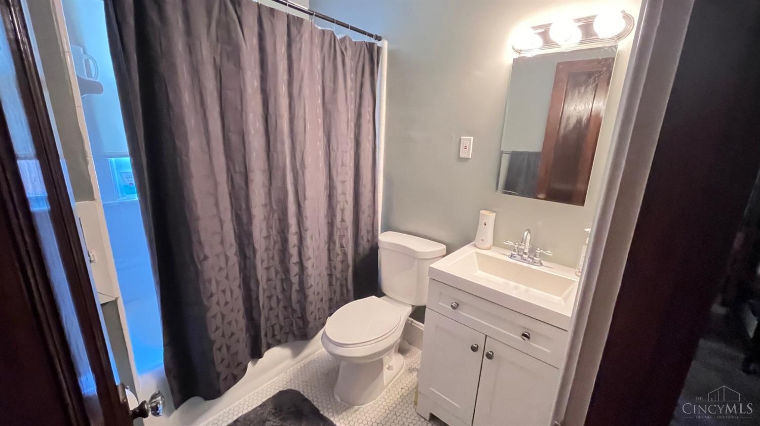 4931 Ralph Avenue Cincinnati, OH 45238 - Photo 12 of 40 Gallery Image 12