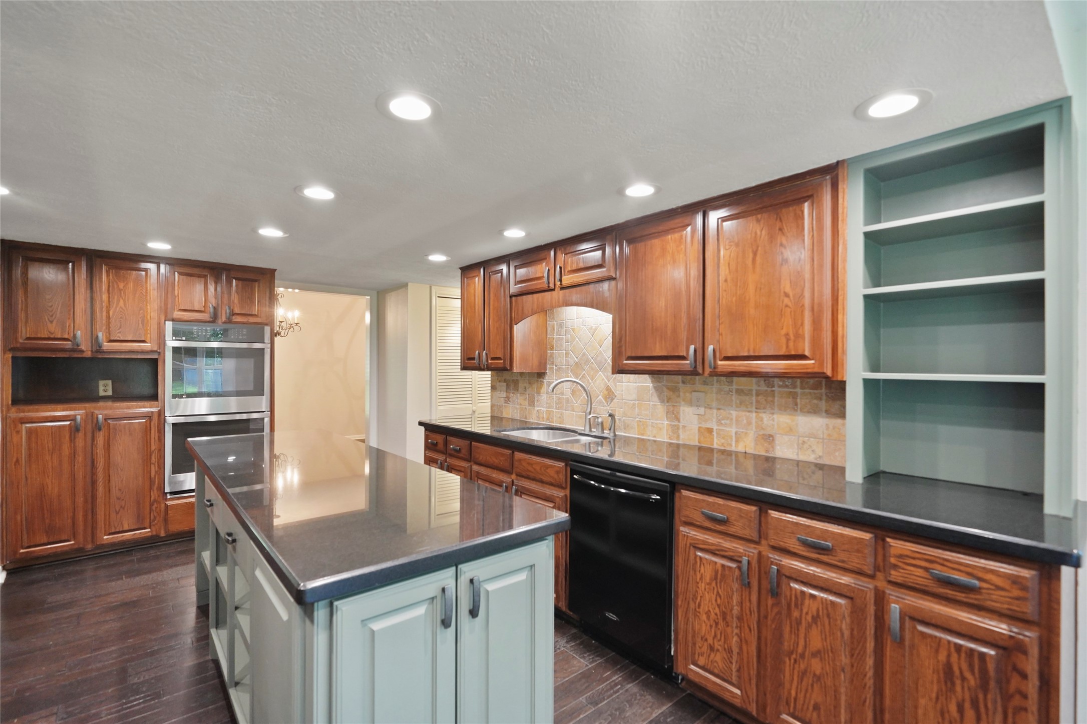 14443 Lyric Road Conroe, TX 77302 - Photo 10 of 49 Kitchen