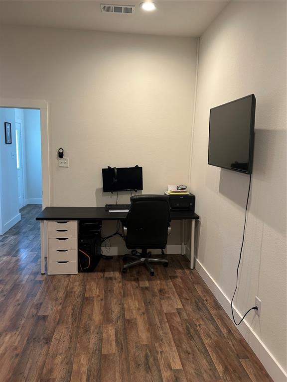 2631 Fish Tank Road Corsicana, TX 75110 - Photo 15 of 31 a view of a workspace with furniture