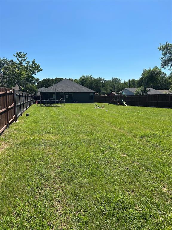 2631 Fish Tank Road Corsicana, TX 75110 - Photo 28 of 31 a view of a field with an ocean