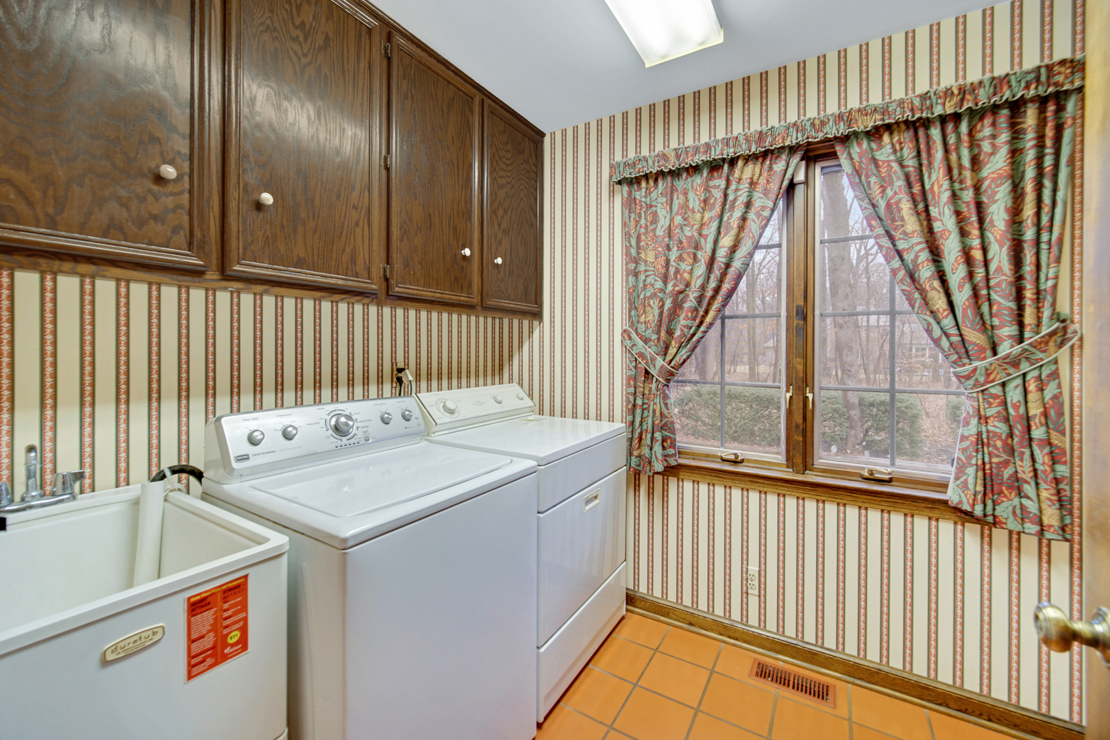 1380 Hampton Course St. Charles, IL 60174 - Photo 15 of 35 a utility room with dryer and washer