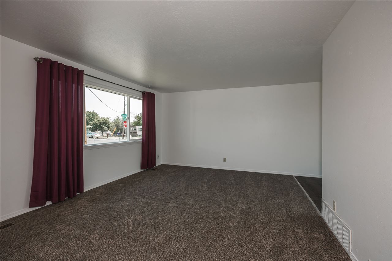 2603 North Bowdish Road Spokane Valley, WA 99206 - Photo 4 of 20 Gallery Image 4