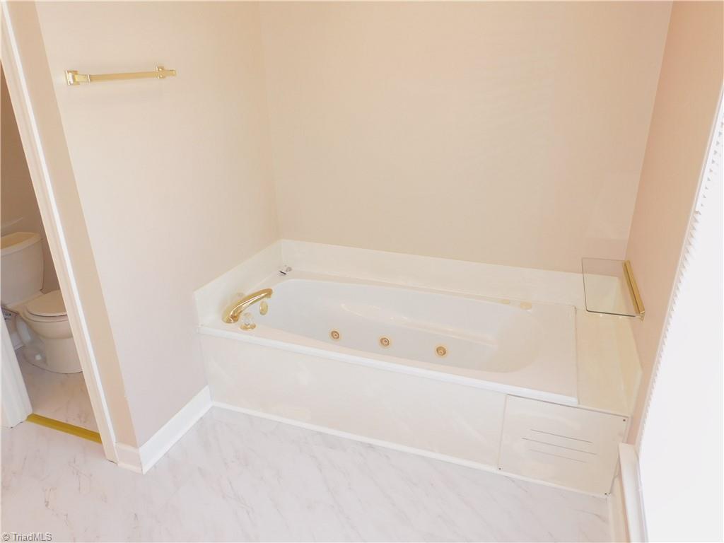 4108 Stillbrook Lane High Point, NC 27265 - Photo 21 of 44