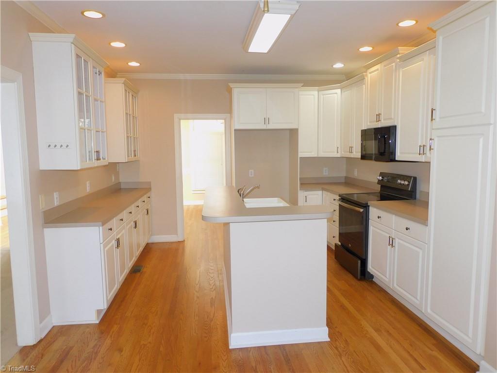 4108 Stillbrook Lane High Point, NC 27265 - Photo 7 of 44