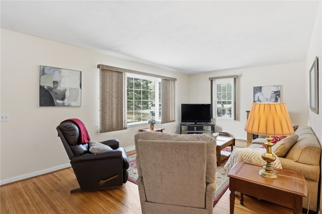 2010 5 Mile Line Road Penfield, NY 14526 - Photo 3 of 24