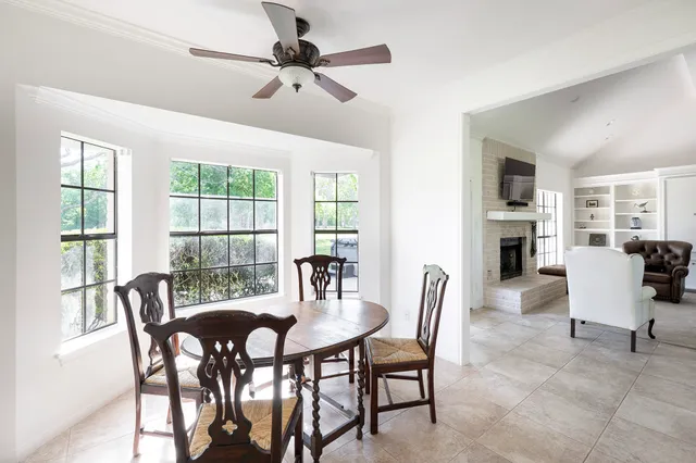 $945,000 | 6902 Bois D'Arc Lane, Fulshear, TX 77406