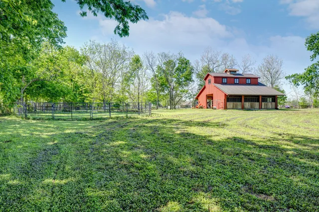 $945,000 | 6902 Bois D'Arc Lane, Fulshear, TX 77406