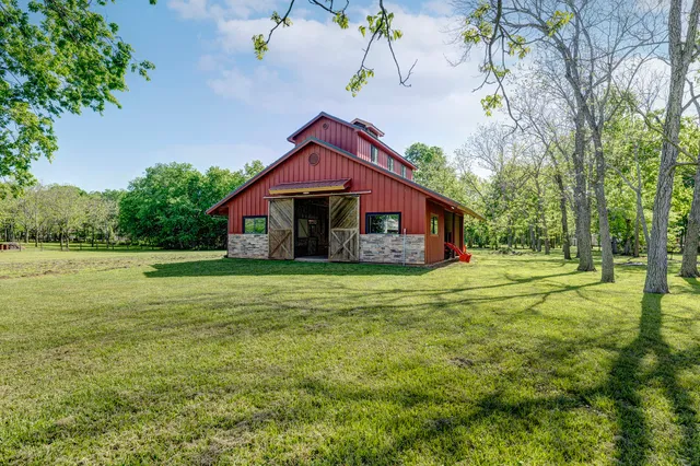 $945,000 | 6902 Bois D'Arc Lane, Fulshear, TX 77406