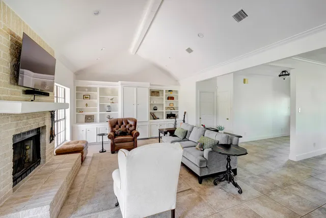 $945,000 | 6902 Bois D'Arc Lane, Fulshear, TX 77406