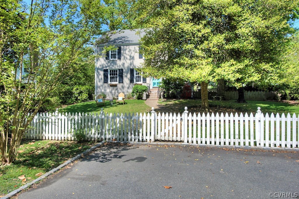 1014 Foxcroft Road Henrico, VA 23229 - Photo 1 of 45 Gallery Image 1