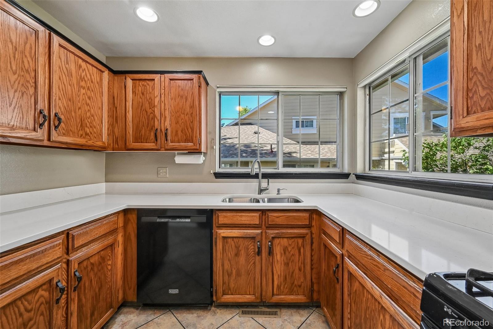 3990 South Rifle Court Aurora, CO 80013 - Photo 11 of 37