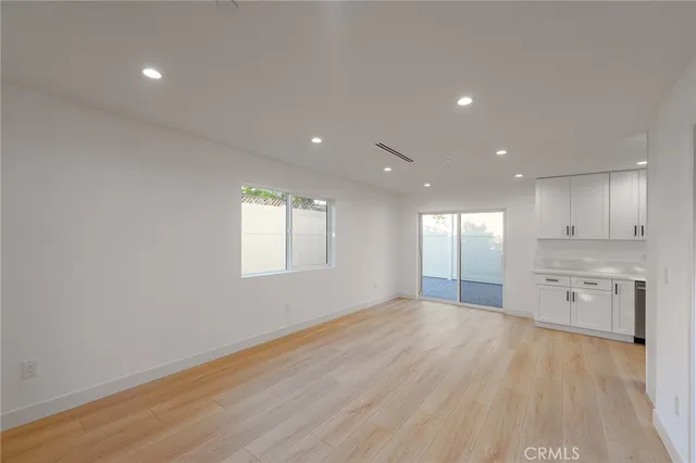 $2,750 | 14125 Emelita Street, Sherman Oaks, CA 91401