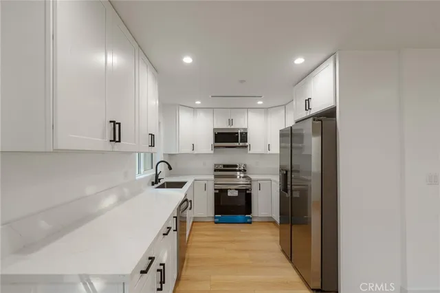 $2,750 | 14125 Emelita Street, Sherman Oaks, CA 91401