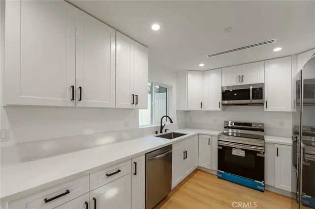 $2,750 | 14125 Emelita Street, Sherman Oaks, CA 91401