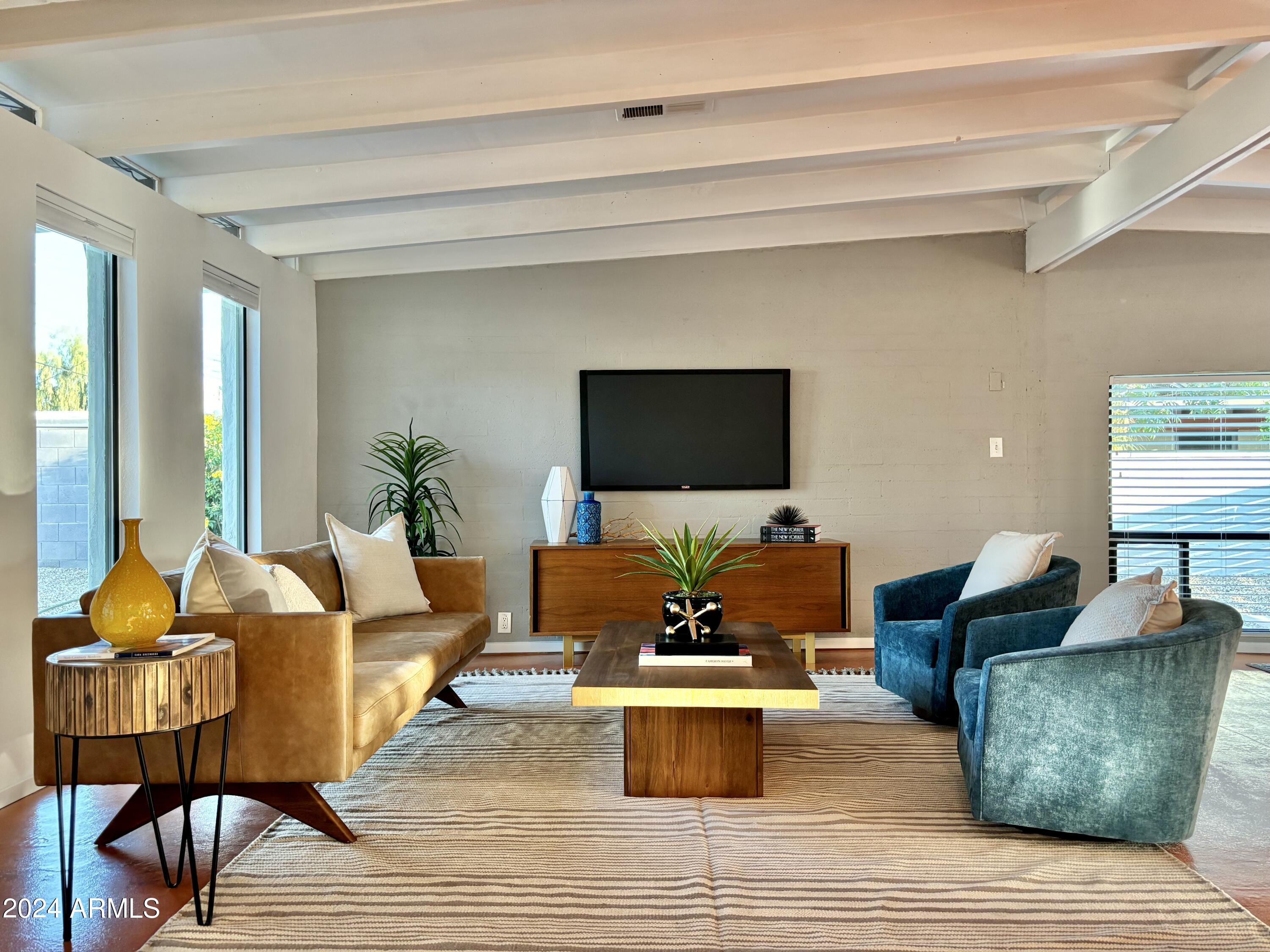 5809 North 11th Street Phoenix, AZ 85014 - Photo 13 of 23 Living Room 1