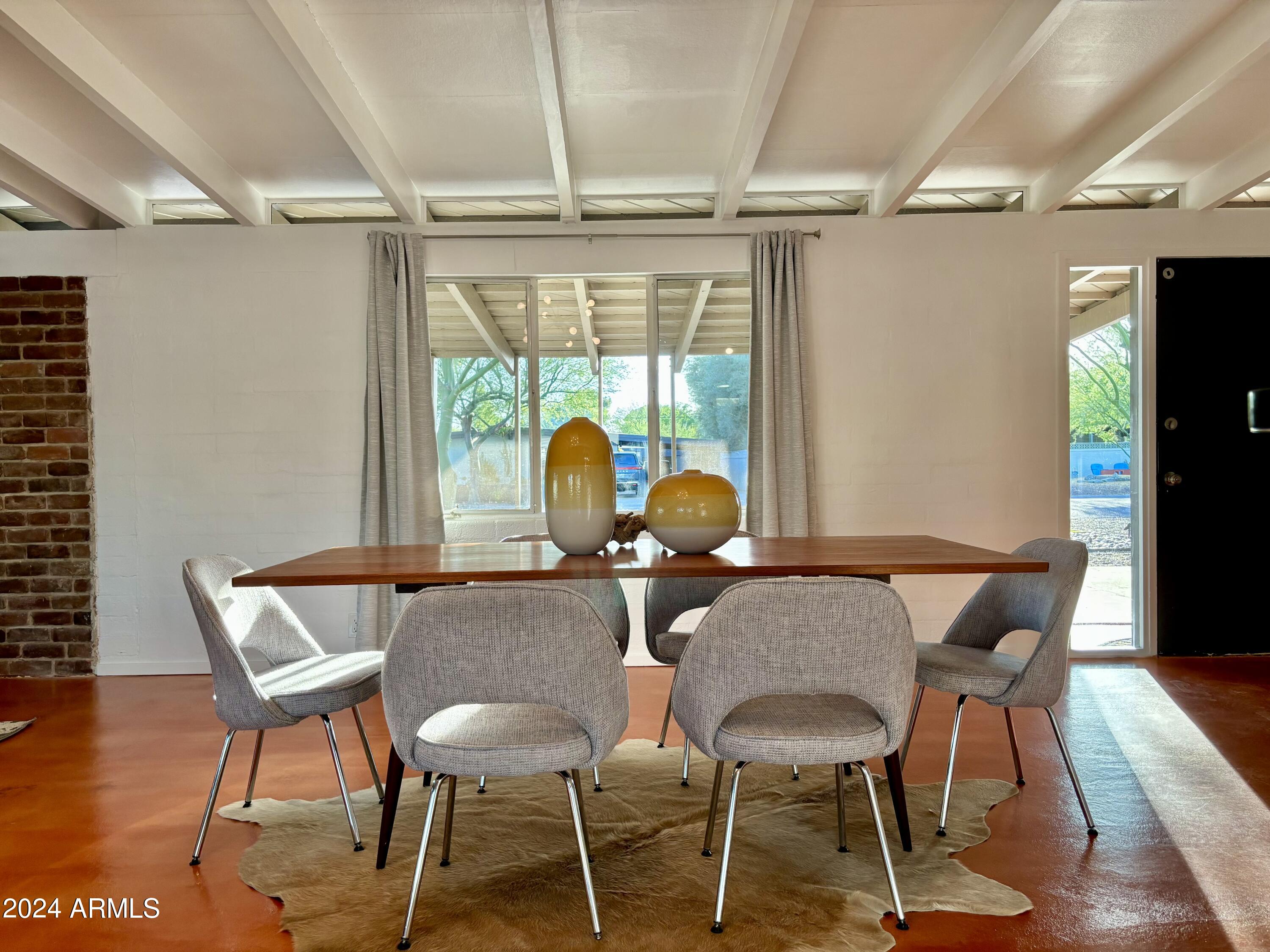 5809 North 11th Street Phoenix, AZ 85014 - Photo 6 of 23 Dining 1