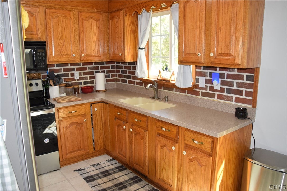 6256 Dyke Road Chittenango, NY 13037 - Photo 12 of 42 Gallery Image 12