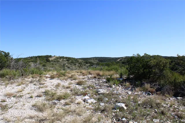 a view of a dry field