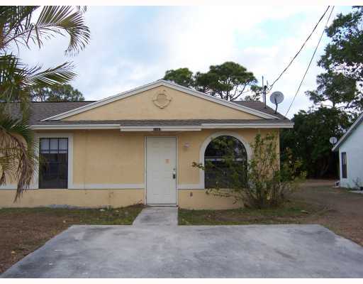5187 Southeast Primrose Way Stuart, FL 34997 - Photo 1 of 6 Primary Photo