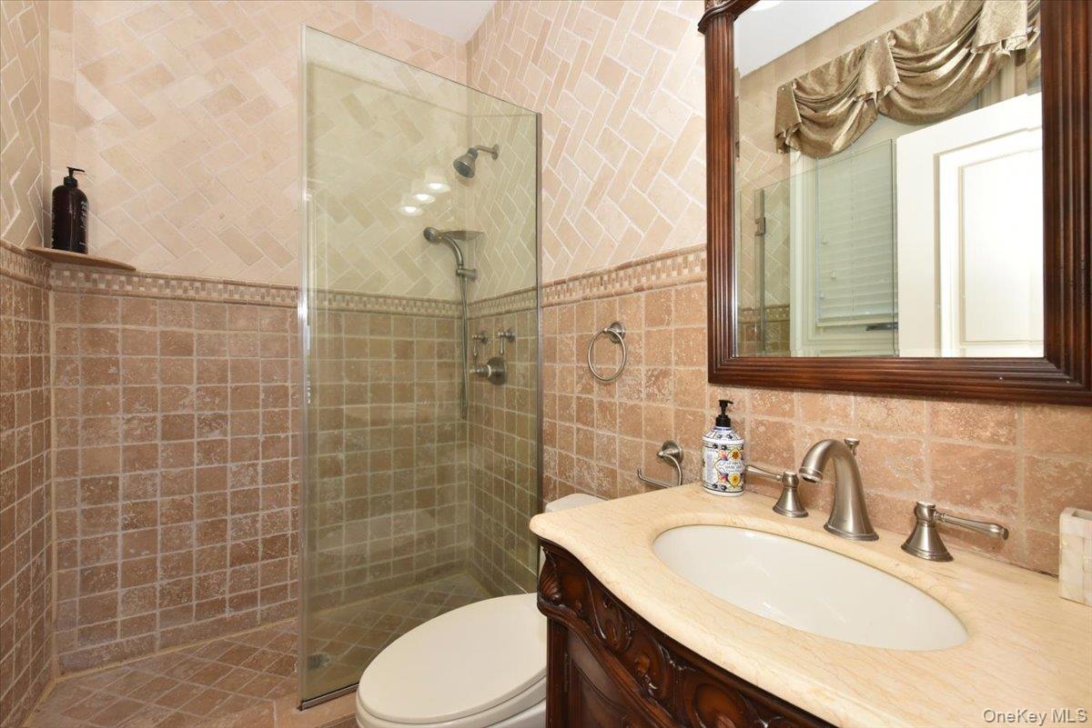 3510 Riverside Drive Oceanside, NY 11572 - Photo 27 of 38