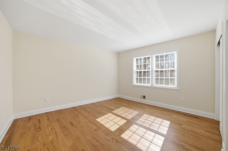 50 Pinewood Crescent Berkeley Heights, NJ 07922 - Photo 28 of 41