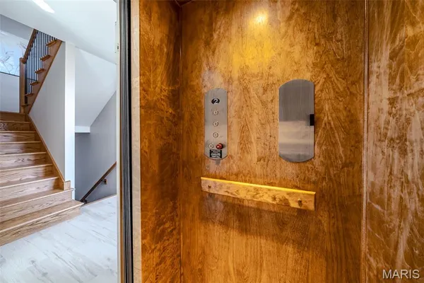 $890,000 | 512 West 2nd Street, Washington, MO 63090