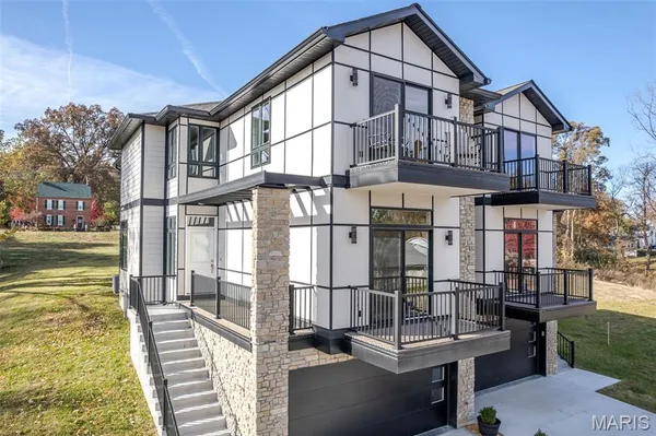 $890,000 | 512 West 2nd Street, Washington, MO 63090