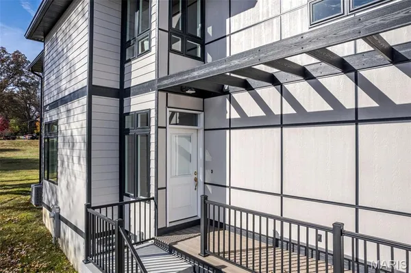 $890,000 | 512 West 2nd Street, Washington, MO 63090