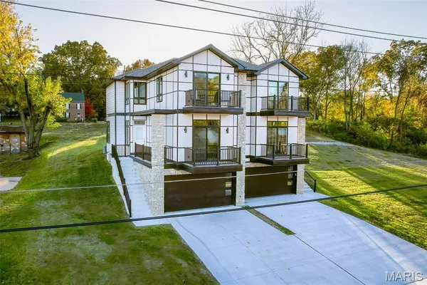 $890,000 | 512 West 2nd Street, Washington, MO 63090