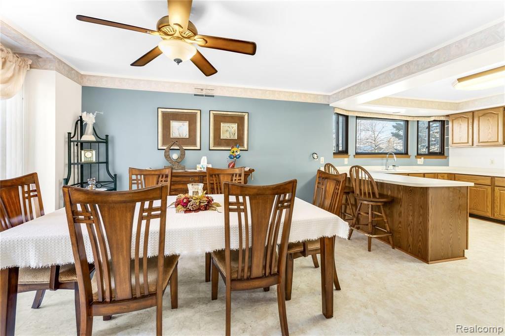 21565 Hall Road Woodhaven, MI 48183 - Photo 11 of 42