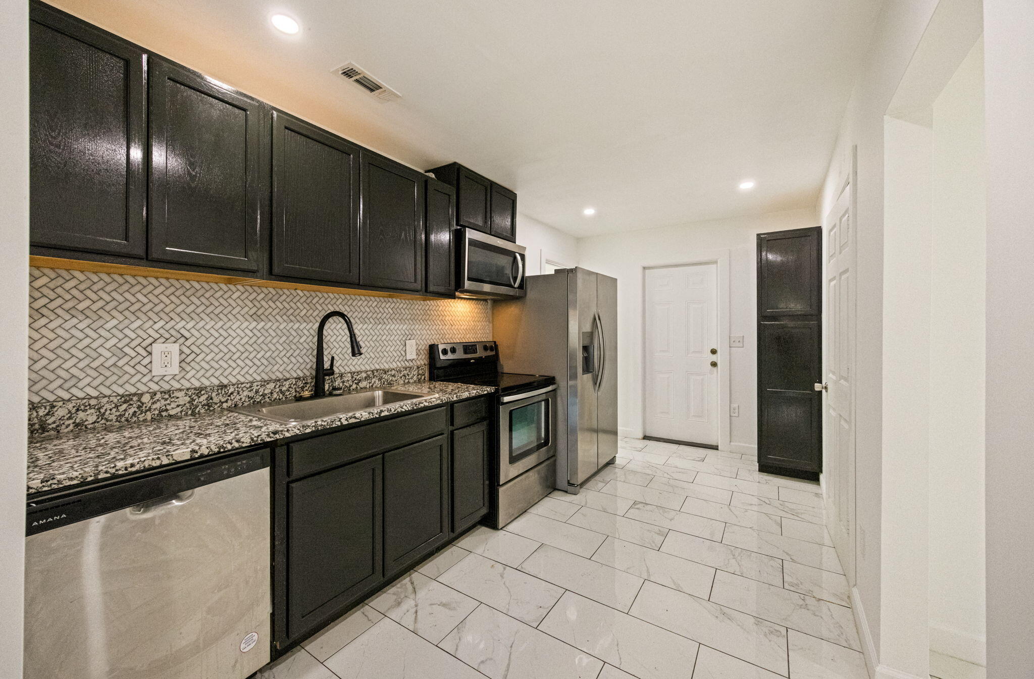 2052 Clark Street Augusta, GA 30904 - Photo 4 of 32 21-web-or-mls-2052 Clark Street-21