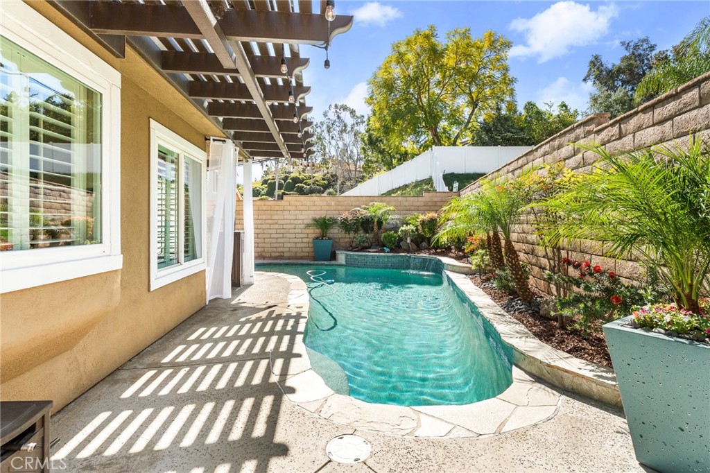16825 Winterbrook Circle Riverside, CA 92503 - Photo 28 of 42 a view of a backyard