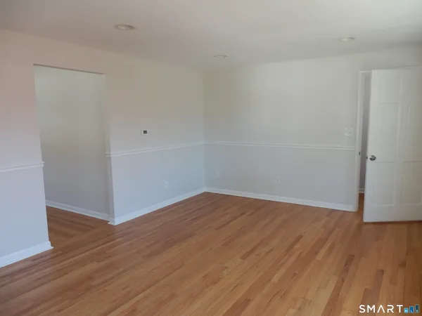 $2,600 | 306 Grovers Avenue, Bridgeport, CT 06605