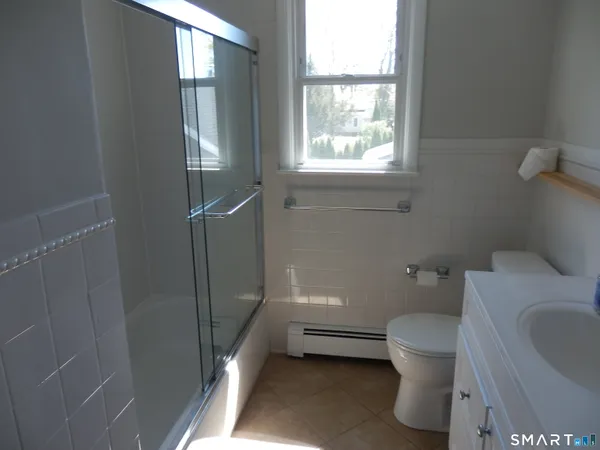 $2,600 | 306 Grovers Avenue, Bridgeport, CT 06605