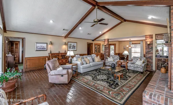 $575,000 | 402 Glen Cove Road, Brandon, MS 39047