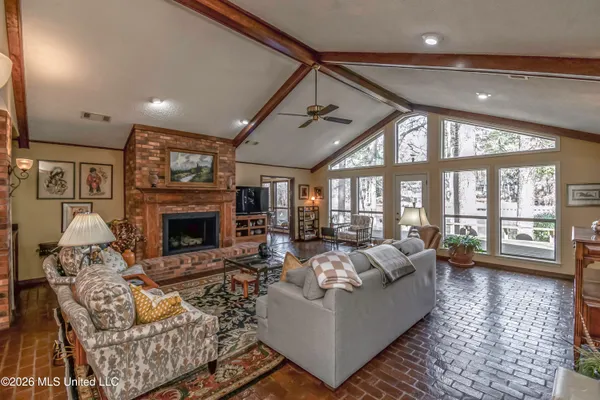 $575,000 | 402 Glen Cove Road, Brandon, MS 39047