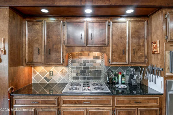 $575,000 | 402 Glen Cove Road, Brandon, MS 39047