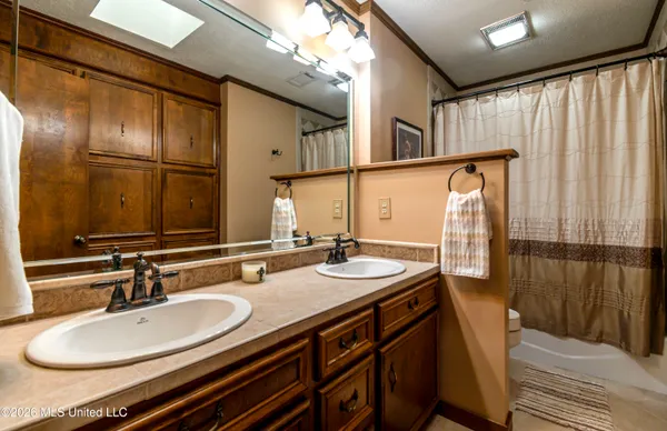 $575,000 | 402 Glen Cove Road, Brandon, MS 39047