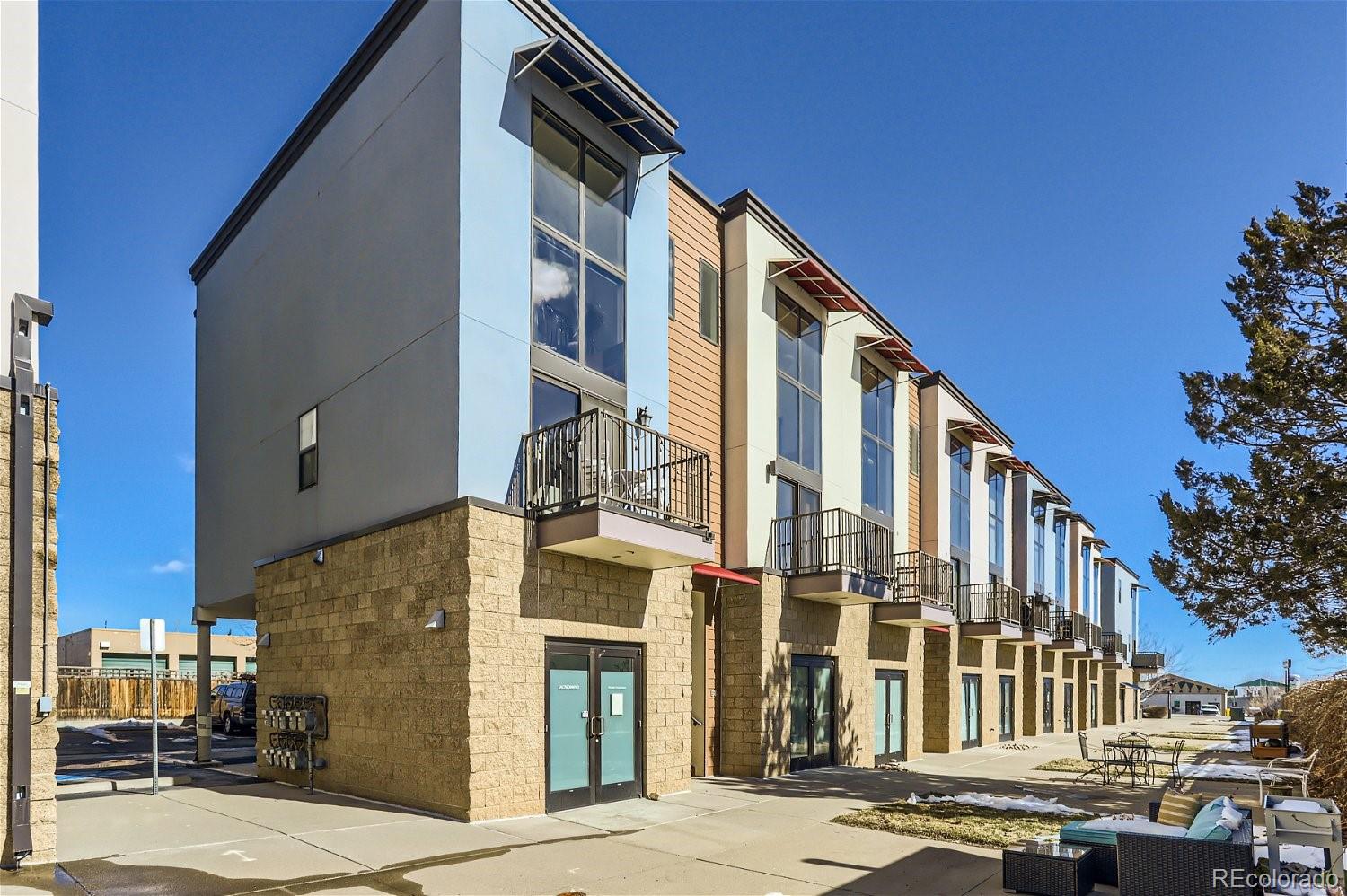 4645 Broadway, Unit B8 Boulder, CO 80304 - Photo 35 of 39 a front view of a building with street view