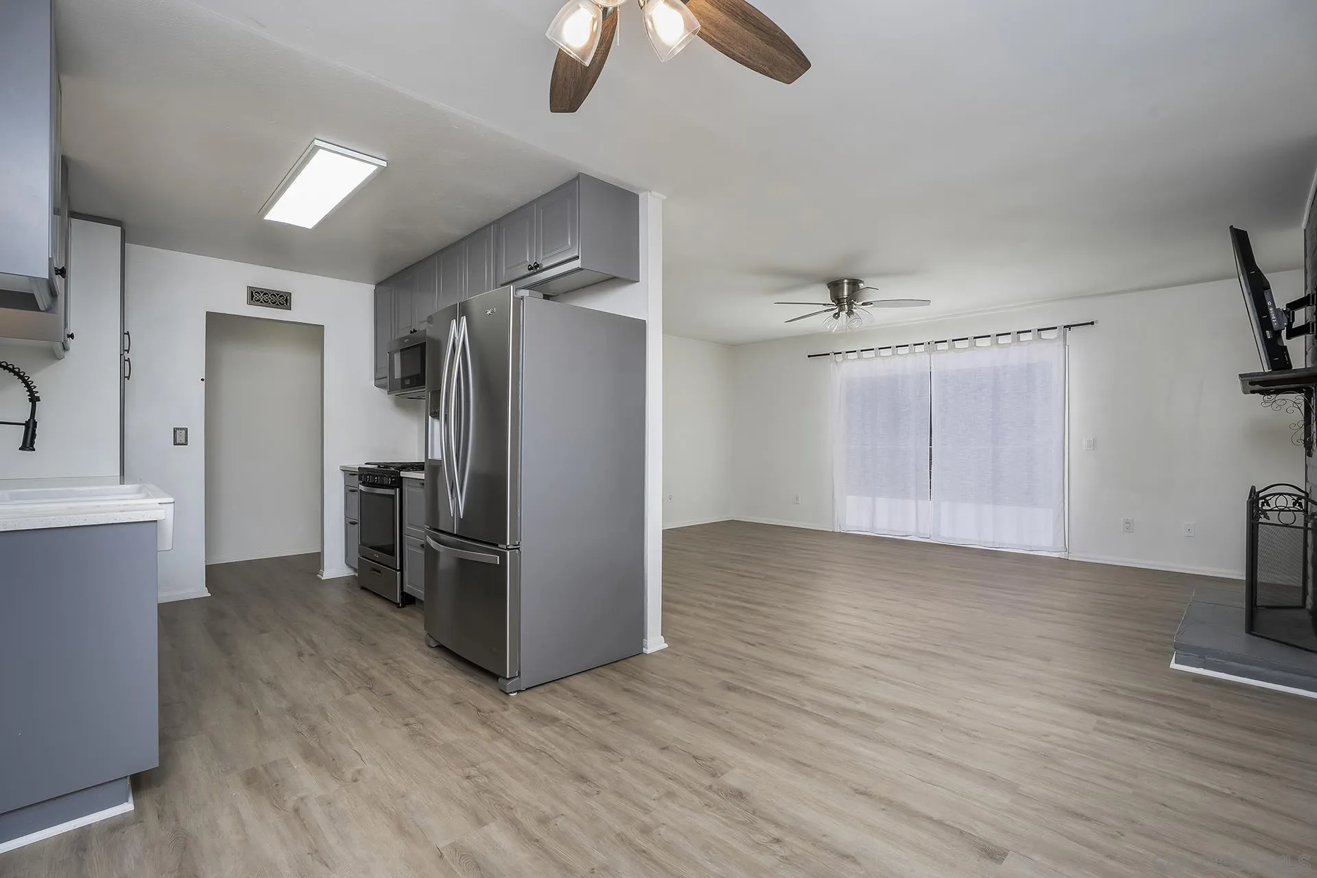 9767 Halberns Boulevard Santee, CA 92071 - Photo 13 of 53