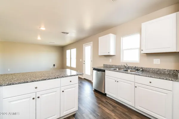 $2,000 | 8764 West Reventon Drive, Arizona City, AZ 85123